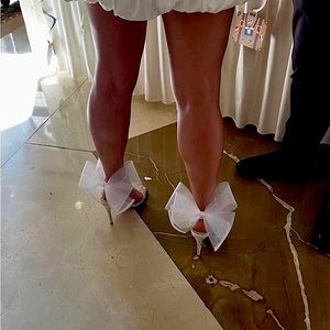 Bows for heels